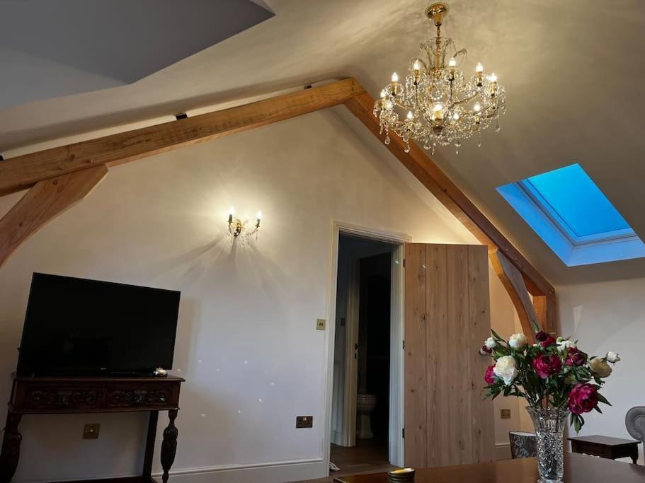 Byre - Farm Cottage On 9 Acre Equestrian Small Holding Salisbury Eksteriør billede
